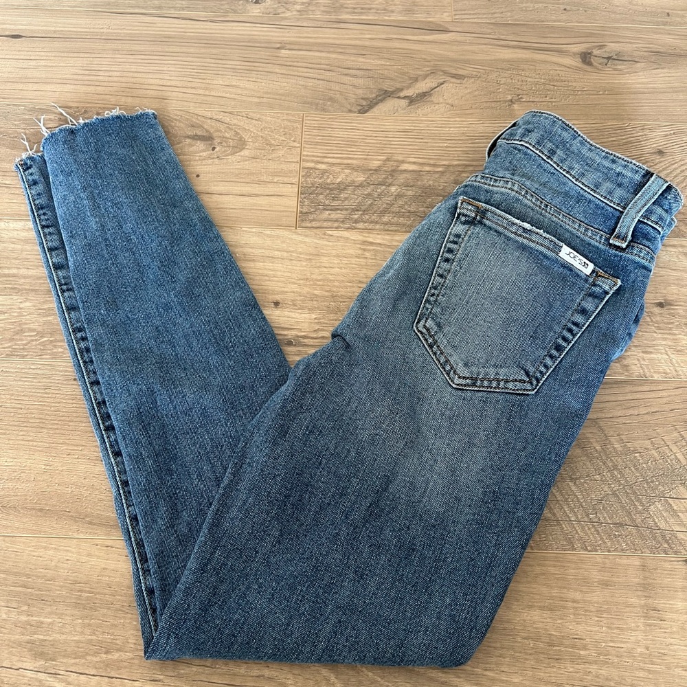 Joe’s High Rise Skinny Ankle Jean Size 25